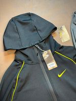 CONJUNTO TECH FLEECE