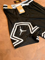 SHORTS JORDAN IMPORTADO - PRETO