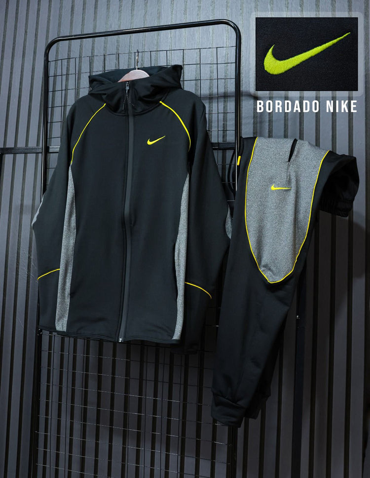 CONJUNTO TECH FLEECE