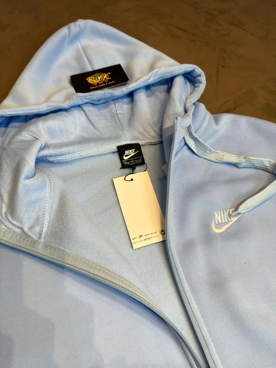 JAQUETA C/ ZÍPER NK CLUB - AZUL BEBE