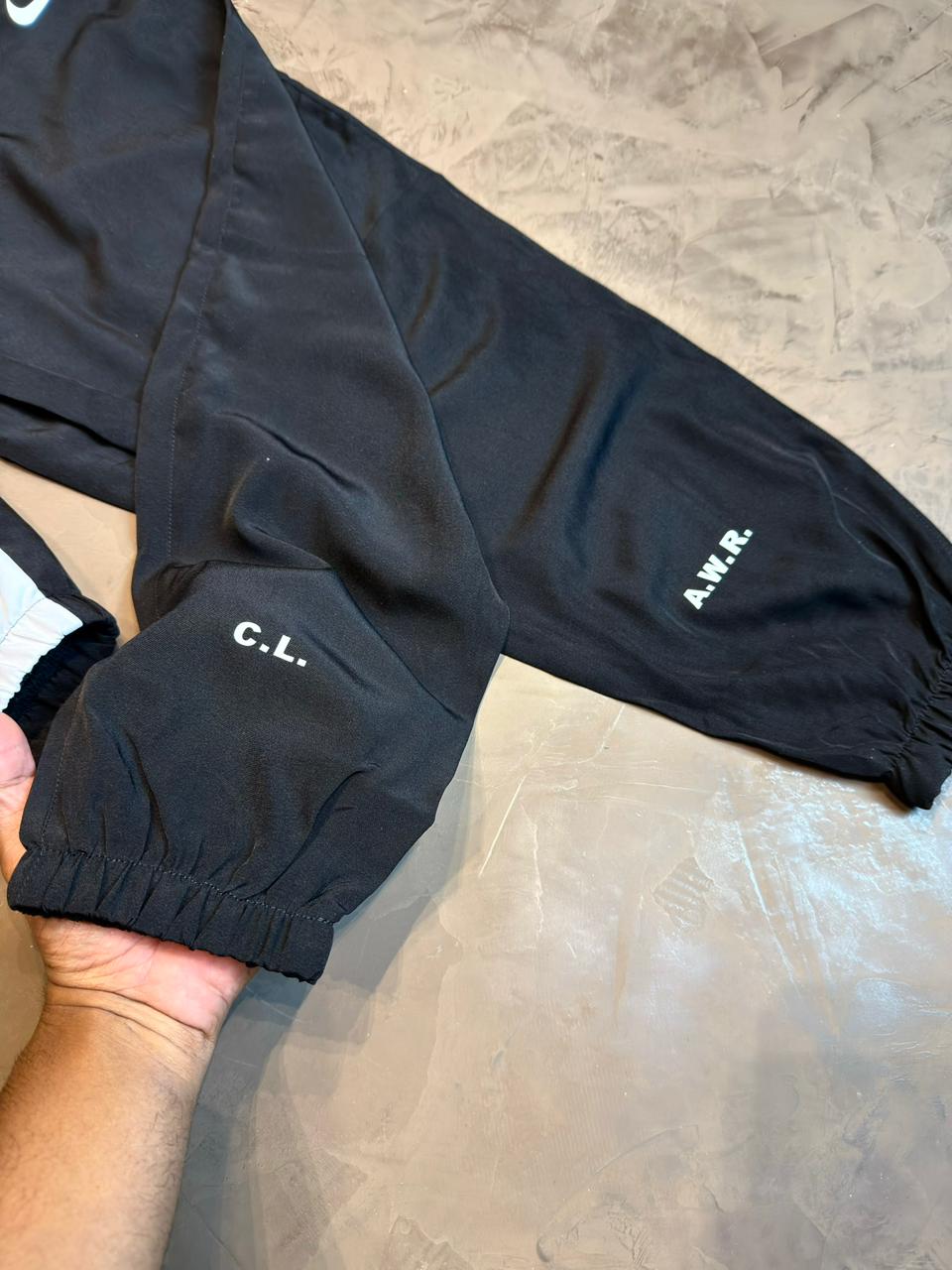 CONJUNTO SPORTSWEAR NK X NCT - Preto e Branco