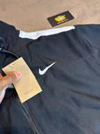 CONJUNTO SPORTSWEAR NK X NCT - Preto e Branco