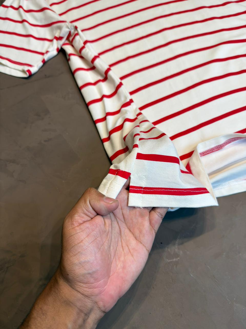 CAMISETA LISTRADA BROOKS - VERMELHO E BRANCO