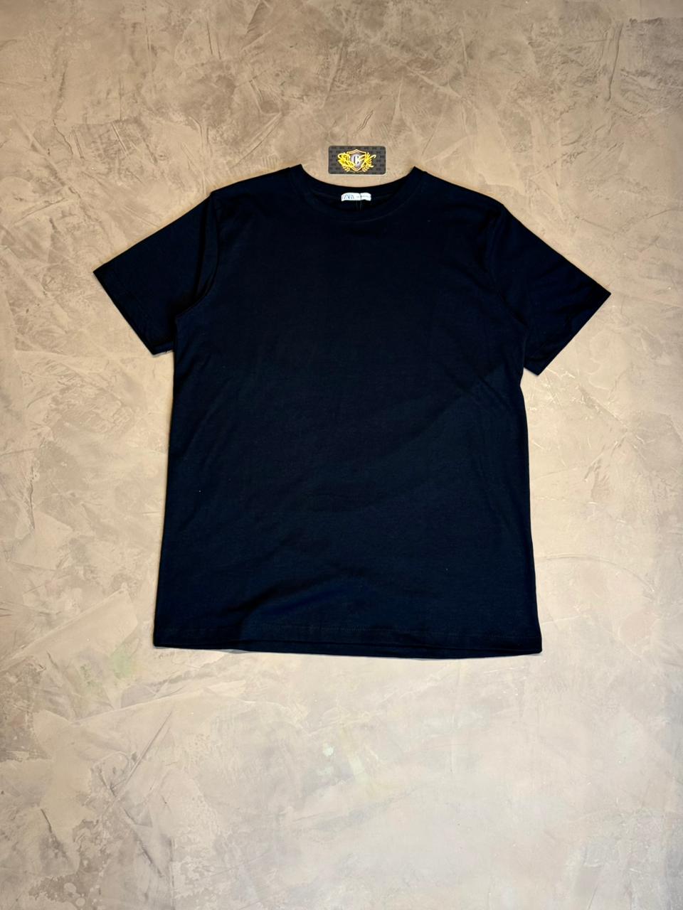 CAMISETA ZAR4 LISA - PRETA