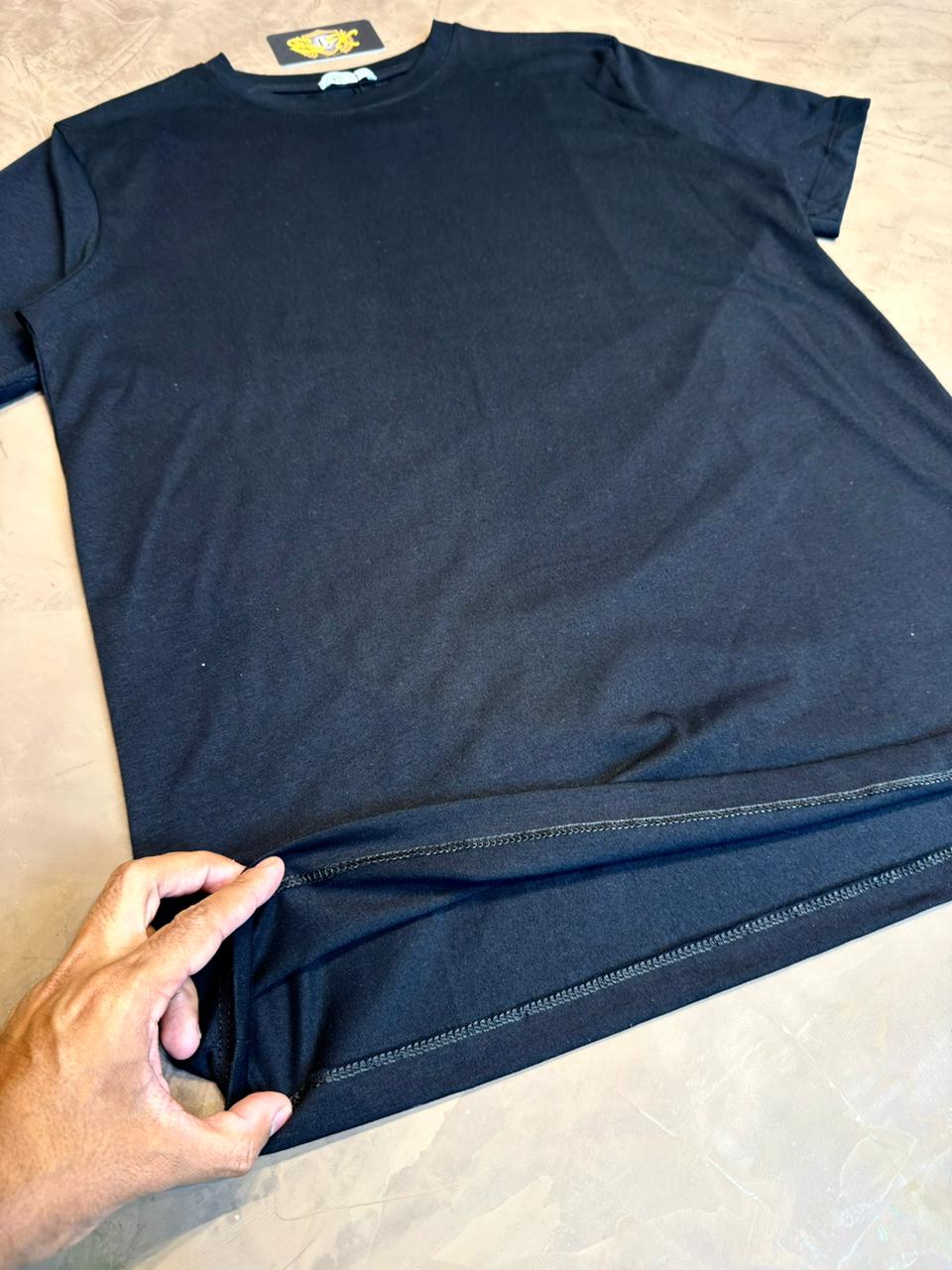 CAMISETA ZAR4 LISA - PRETA
