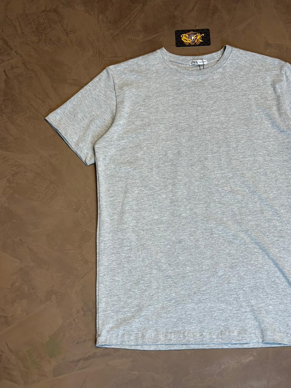 CAMISETA ZAR4 LISA - CINZA CLARO