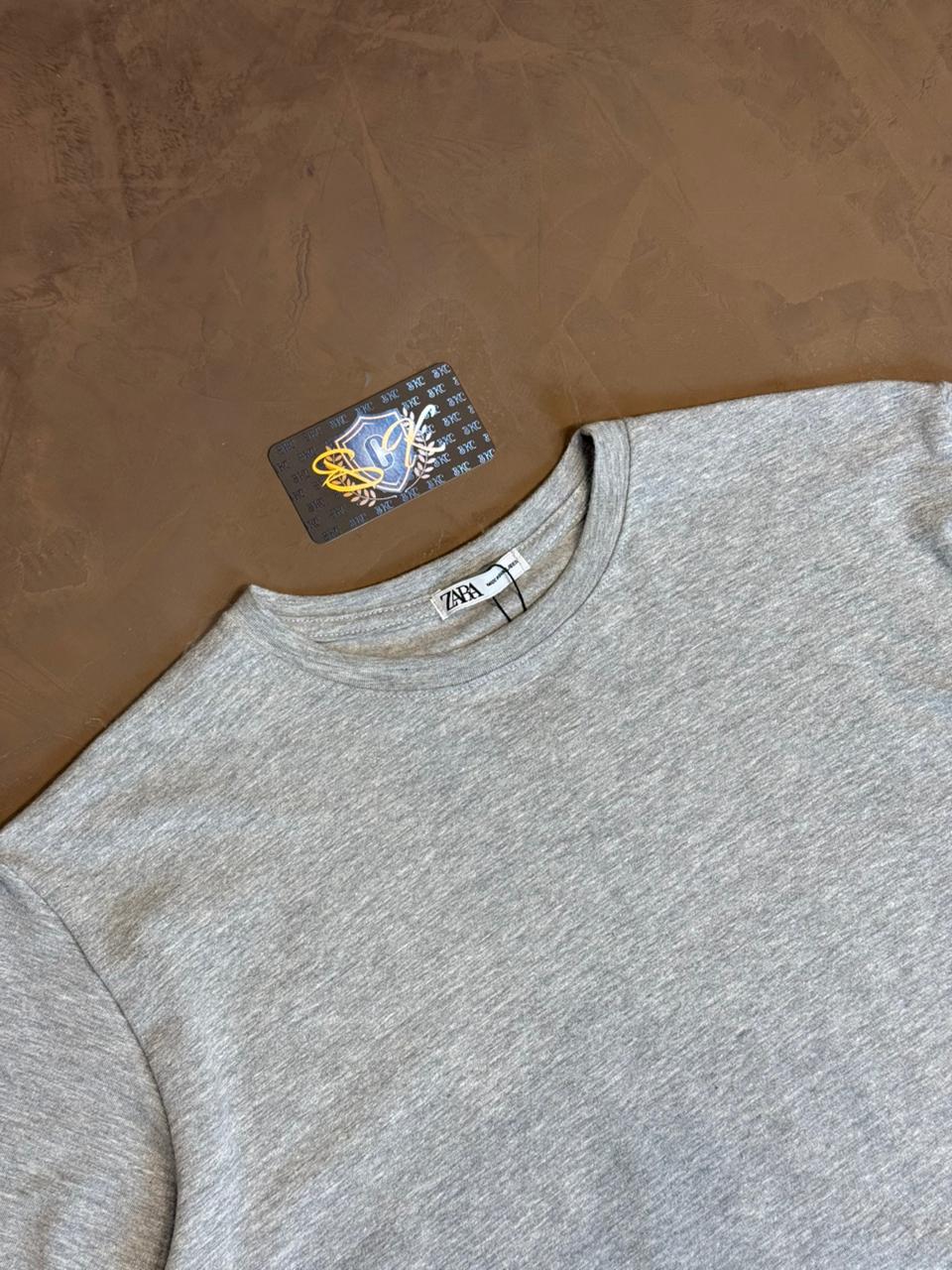 CAMISETA ZAR4 LISA - CINZA CLARO