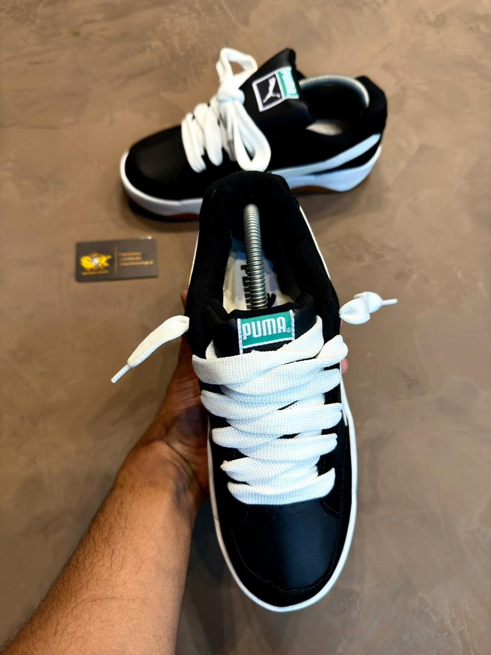 TÊNIS PM 180 - PRETO E BRANCO