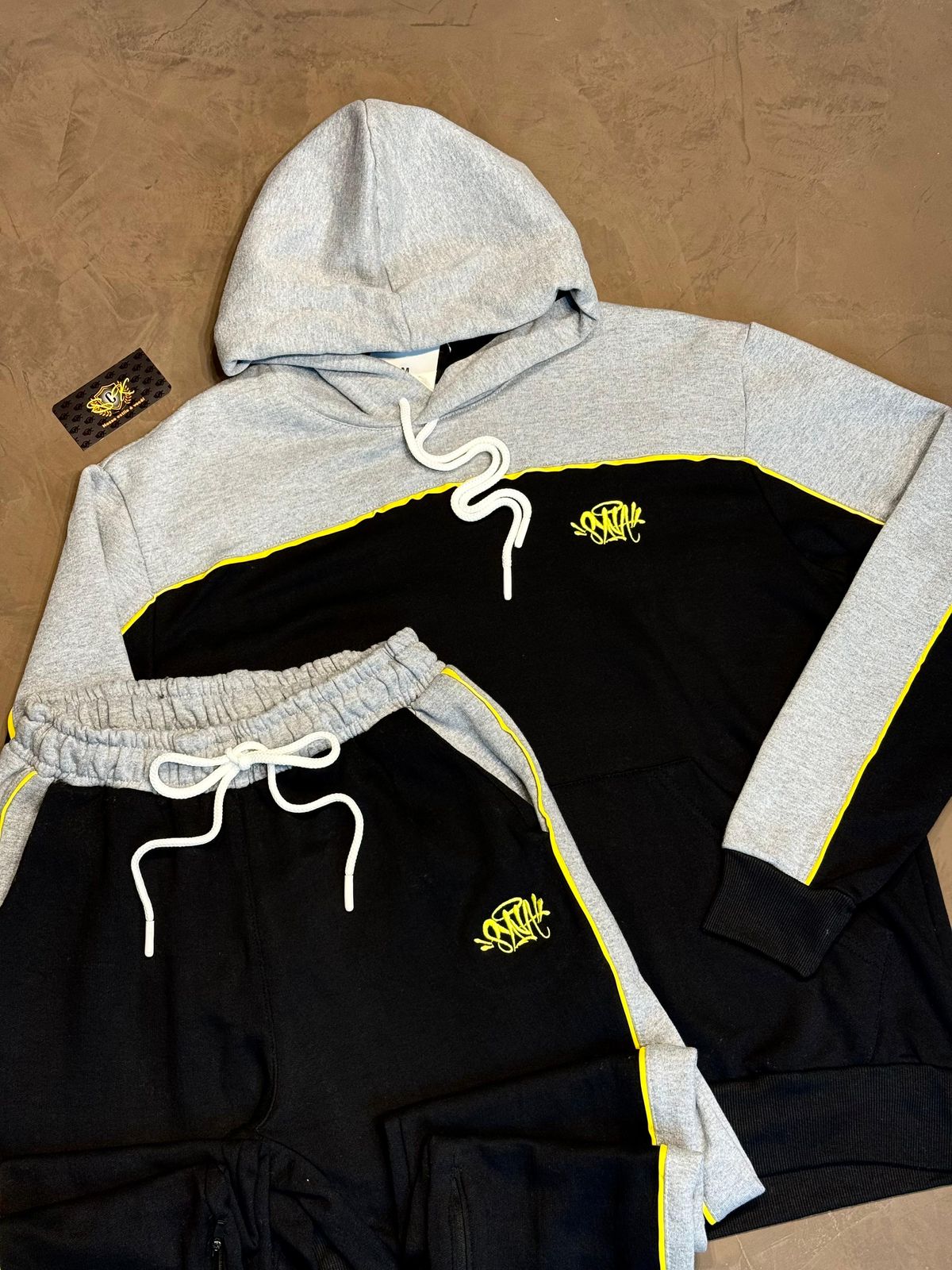 CONJUNTO MOLETOM $YNA - CINZA E PRETO