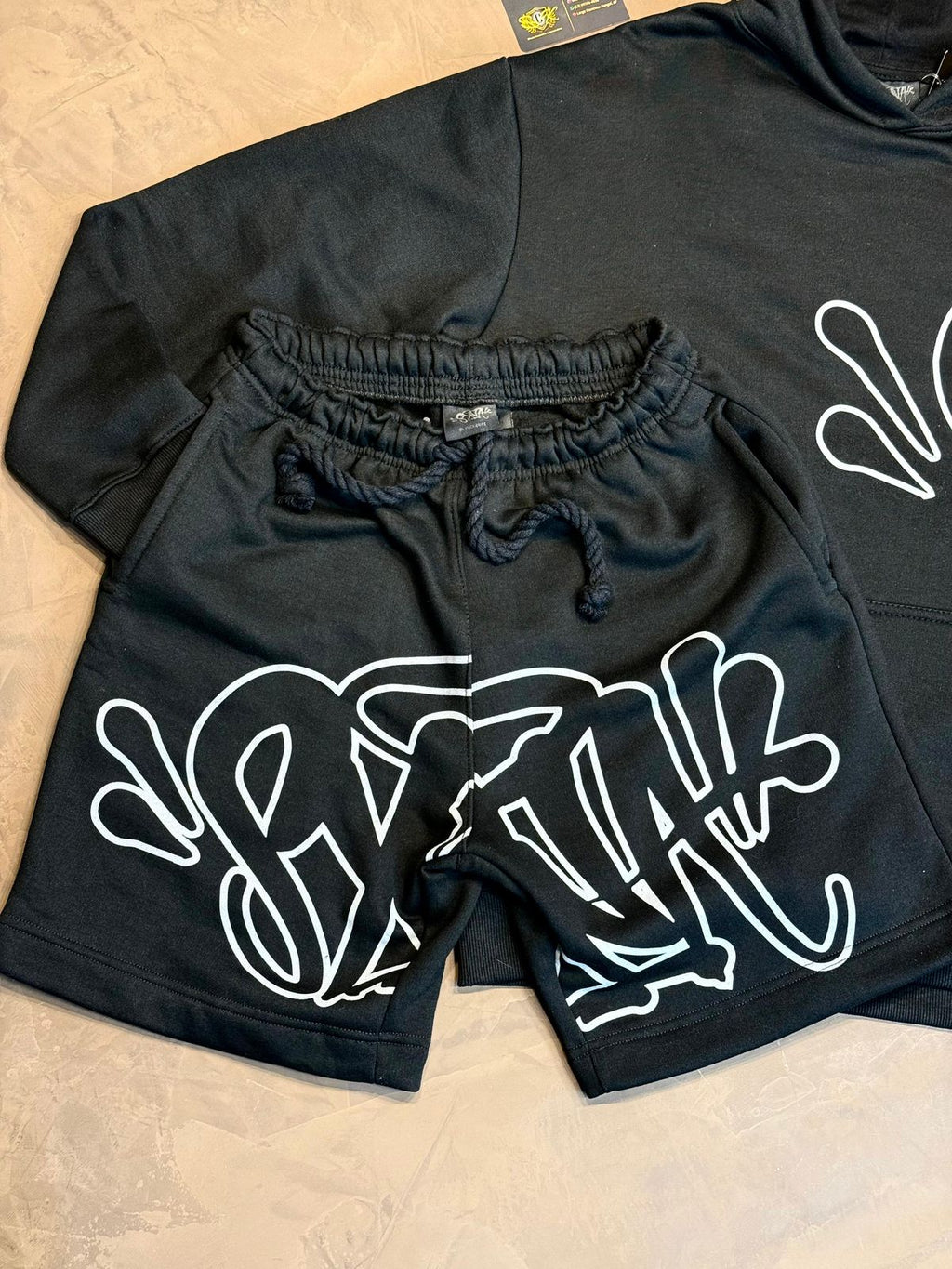 CONJUNTO $YNA WORLD MOLETOM - PRETO E CINZA
