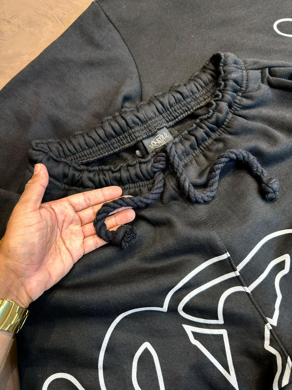 CONJUNTO $YNA WORLD MOLETOM - PRETO E CINZA