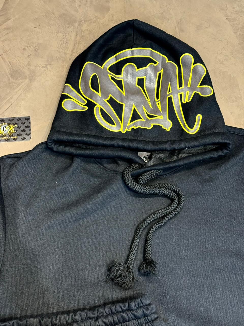CONJUNTO MOLETOM $YNA - PRETO E AMARELO