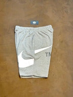 BERMUDA MOLETOM NK TM BIG SWOOSH - CINZA