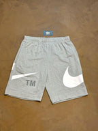 BERMUDA MOLETOM NK TM BIG SWOOSH - CINZA