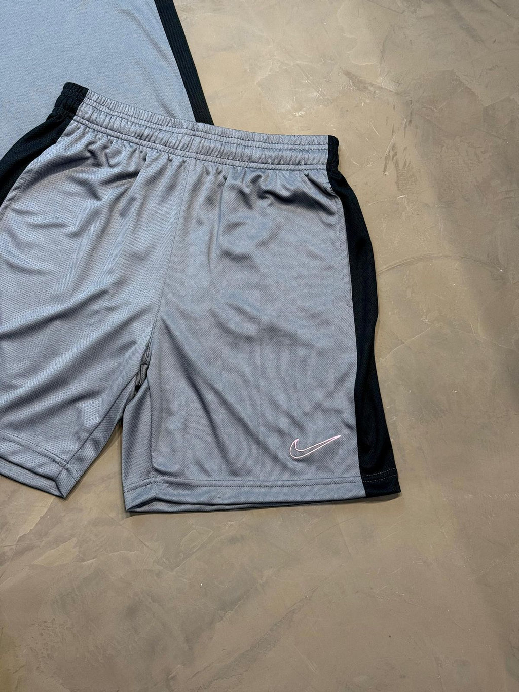CONJUNTO NK ACADEMY - CINZA