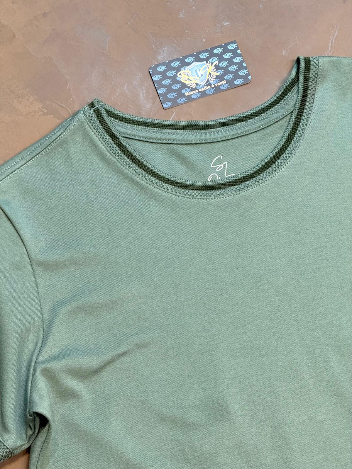 CAMISETA GOLA REDONDA - VERDE