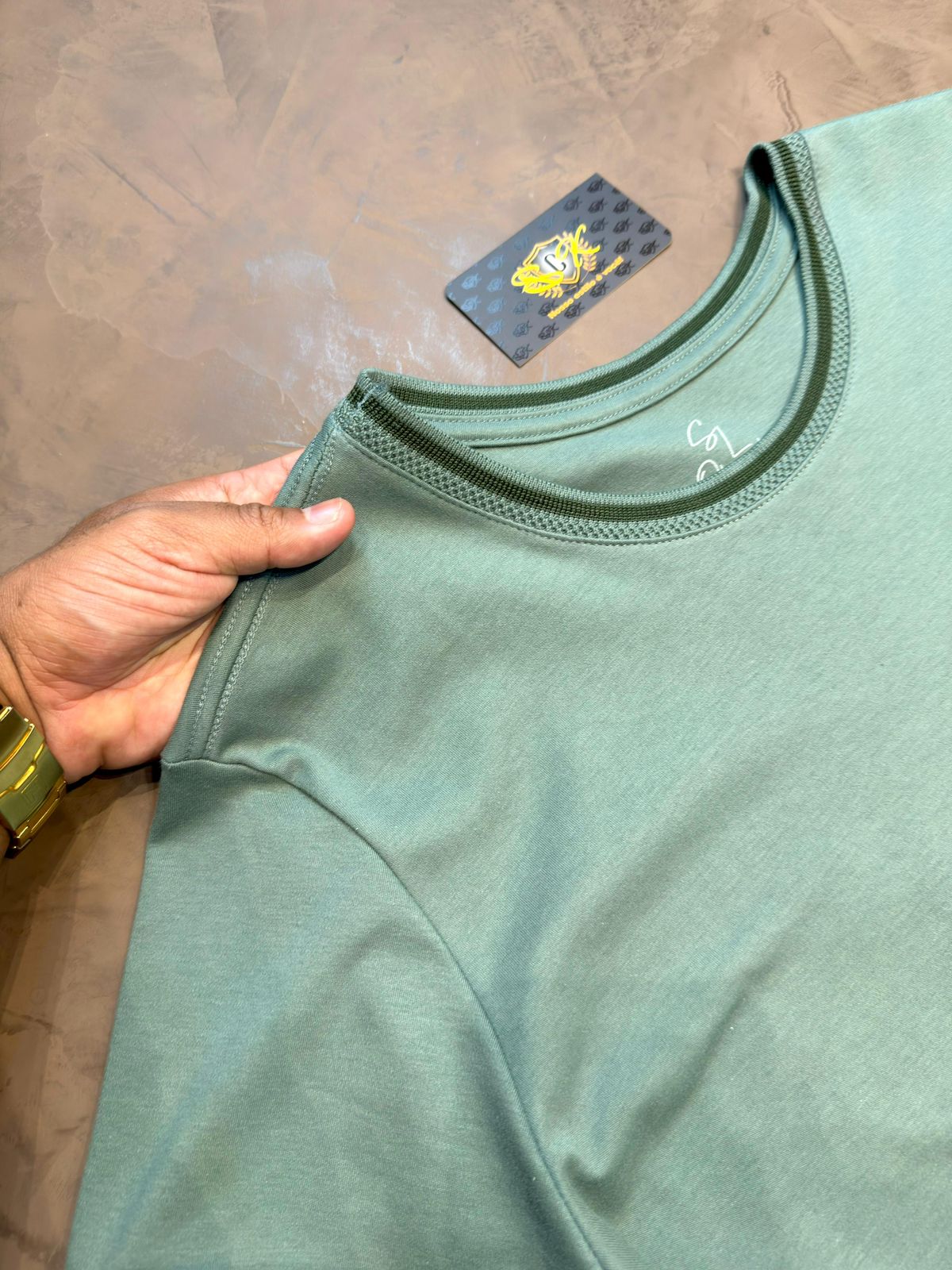CAMISETA GOLA REDONDA - VERDE