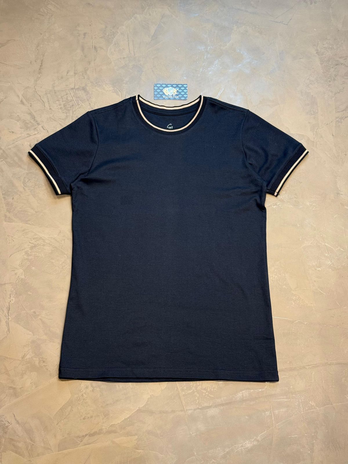 CAMISETA GOLA REDONDA - PRETA