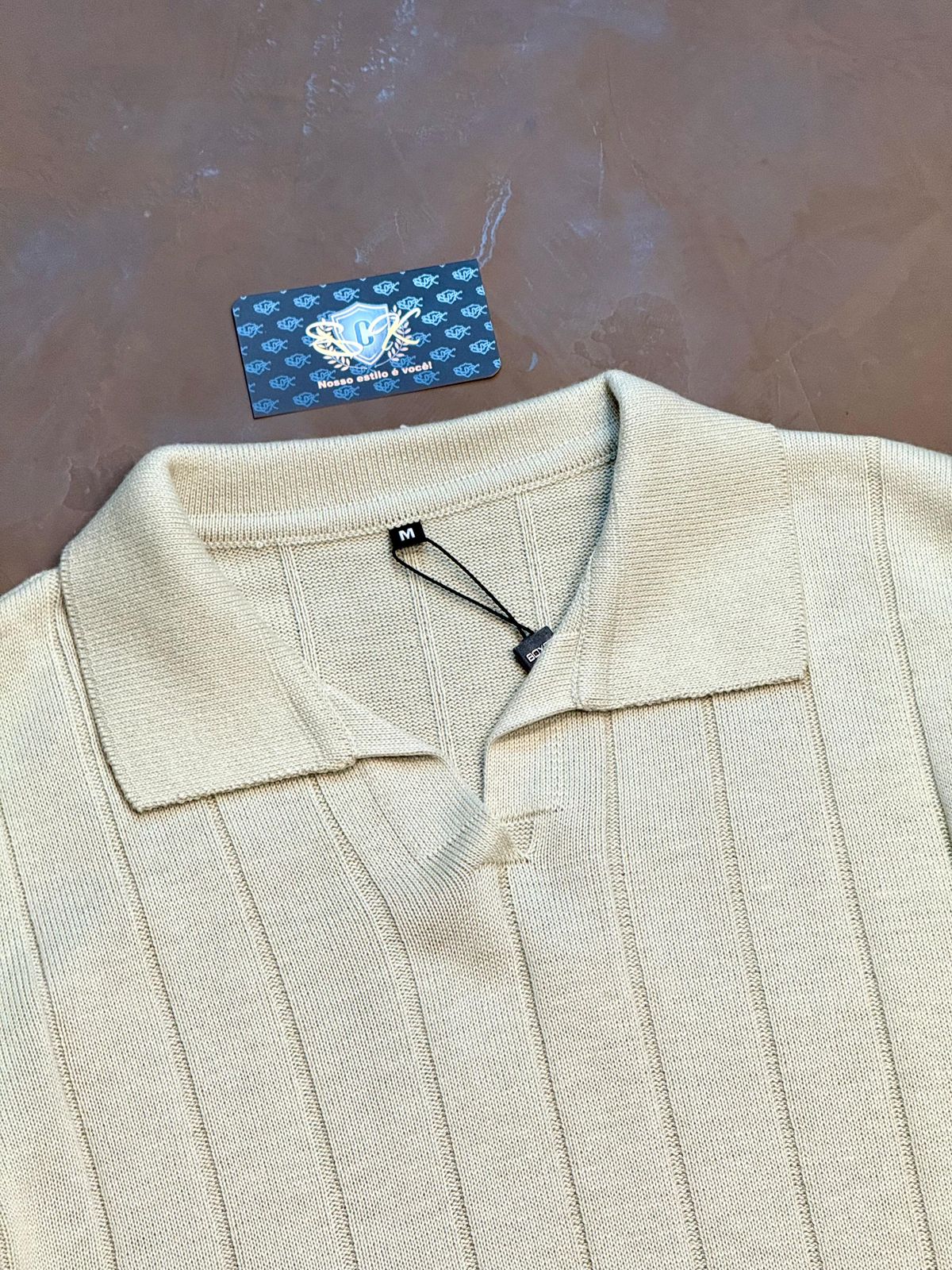 CAMISETA POLO CANELADA - BEGE